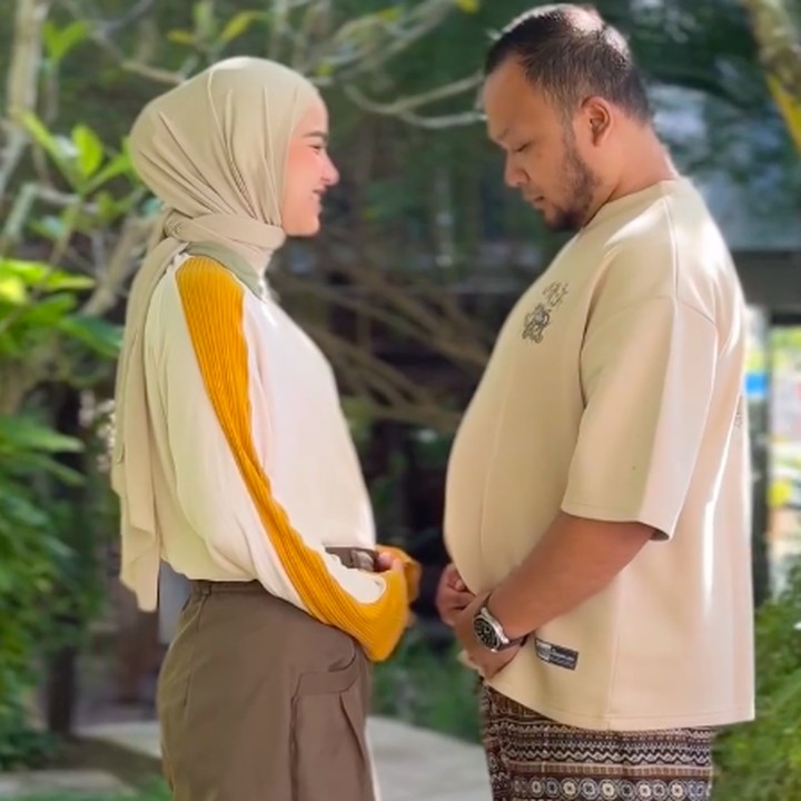 <p>Marsha dan suami masih merahasiakan jenis kelamin dan detail tentang kehamilan keempat ini dari publik. Marsha hanya mengungkap inisial nama anak keempatnya yang kerap dipanggi Baby K. (Foto: Instagram @marshanatika)</p>