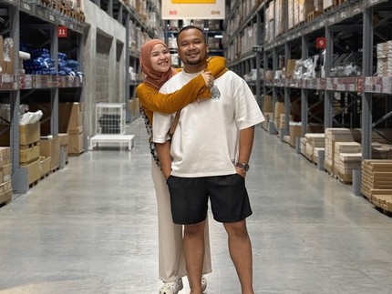 5 Potret Kehamilan Keempat Marsha Natika, Pamer Baby Bump Bareng Suami