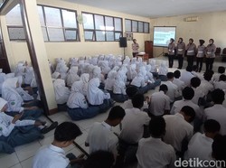 Polwan ke Madrasah, Cara Polres Tasikmalaya Kota Cegah Kenakalan Remaja