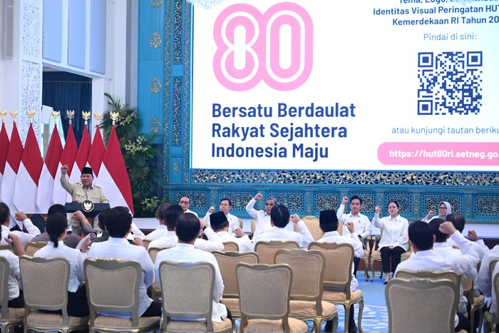 Presiden Prabowo saat meluncurkan logo HUT ke-80 RI.