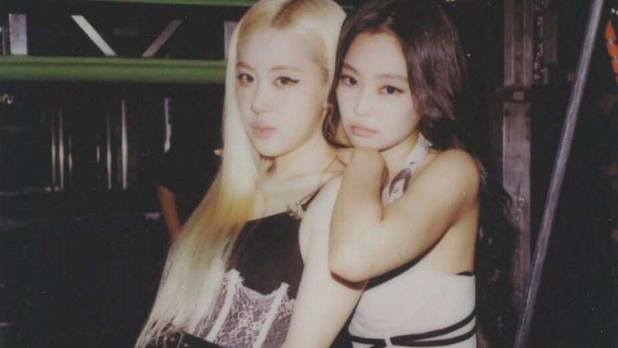 Rose dan Jennie BLACKPINK