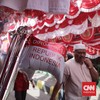 Pedagang Takut dan Bingung Anak Muda Cari Bendera One Piece
