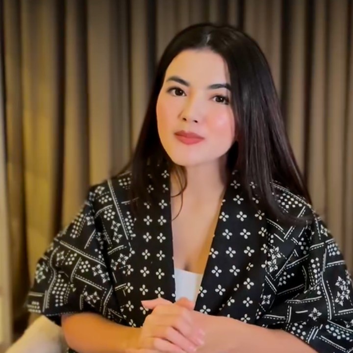 <p>Bunda masih ingat dengan sinetron <em>Kepompong</em> yang populer di tahun 2008? Salah satu bintang utamanya, Tania Putri kini alih profesi menjadi finansial planner, Bunda. (Foto: Instagram @taniaputri1707)</p>