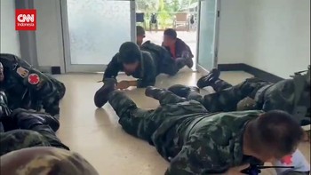 VIDEO: Tentara Thailand Merangkak Dibombardir Roket Kamboja