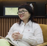 Wamen Diktisaintek Stella Christie: Penelitian Tunjukkan Perempuan dan Pria Sama Pintarnya di Bidang STEM