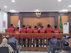 8 Pesilat Perusak Polsek Watulimo Trenggalek Divonis 6,5 Bulan Penjara