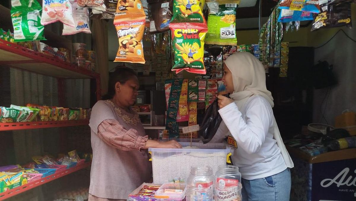 Zmart Baznas Dukung Peningkatan Omzet Warung Fitri Hingga Rp17 Juta