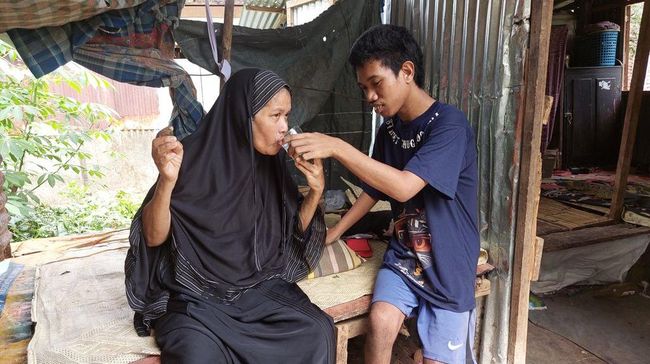Salurkan donasi Anda untuk Ibu Syamsiah yang menderita diabetes dan hidup dalam kemiskinan melalui Berbuatbaik.id.