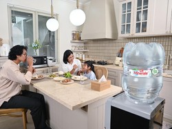 Wadah Makanan si Kecil hingga Galon Air Minum Belum BPA Free? Ini Kata Dokter soal Bahayanya