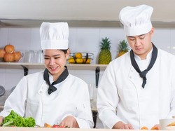 5 Fakta di Balik Topi Chef yang Ikonik, Desainnya Tak Sembarangan