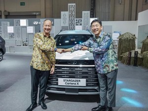 Sambangi GIIAS 2025, Menperin Apresiasi Peluncuran STARGAZER Cartenz