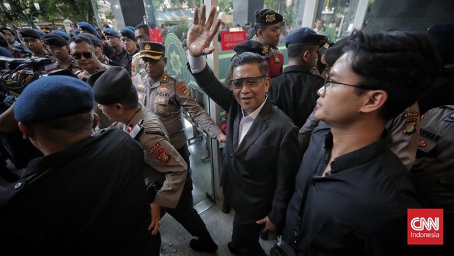 Beri Amnesti, Kuasa Hukum Nilai Pemerintah Melihat Hasto Tak Bersalah Kuasa Hukum Hasto Kristiyanto menilai pemberian amnesti berarti pemerintah menganggap Hasto tidak bersalah.