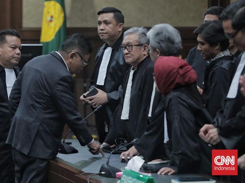 Hasto Akan Pelajari Putusan 3,5 Tahun Sebelum Tentukan Langkah Hukum
