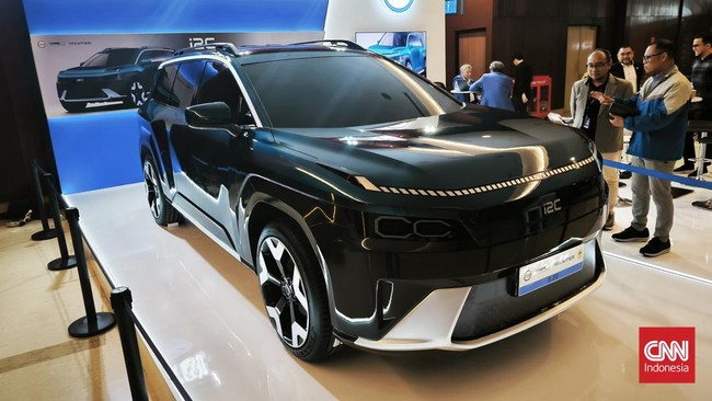 Salah satu pihak yang diduga mendapat mandat membuat mobil nasional adalah Teknologi Militer Indonesia (TMI).