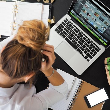 Lelah Bekerja Tapi Takut Resign? Ini 5 Hal yang Harus Kamu Renungkan