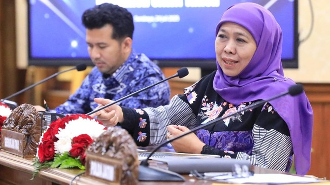 Gubernur Jawa Timur Khofifah Indar Parawansa membentuk tim khusus untuk membuat regulasi yang akan mengatur kegiatan sound horeg di Jatim.