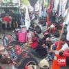 Suara Mobil Komando Massa Pendukung Bersahutan di Sidang Vonis Hasto