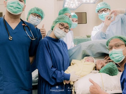 Nessie Judge Melahirkan Anak Pertama, Nama Bayinya Cantik