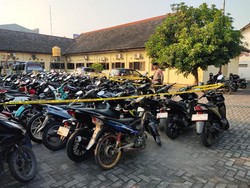 Polisi Angkut 77 Motor Saat Razia Balap Liar di Pedurungan Semarang