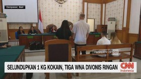 VIDEO: Selundupkan 1 Kg Kokain, Tiga WNA Inggris Divonis Ringan