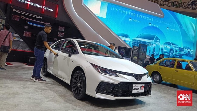 Toyota Astra Motor (TAM) menyegarkan produk hybrid Corolla Altis HEV pada pameran Gaikindo Indonesia International Auto Show (GIIAS) 2025.