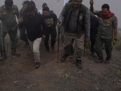 Wamen Kehutanan Soroti Jalur Pendakian ke Puncak Kaldera Gunung Tambora