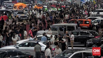 FOTO: Berkunjung ke GIIAS 2025 Lihat Mobil-Motor Keren di Akhir Pekan