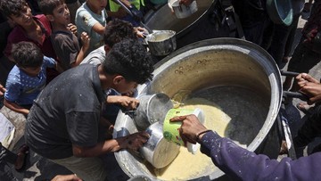 FOTO: Jalur Gaza Palestina Kian Tercekik Kelaparan