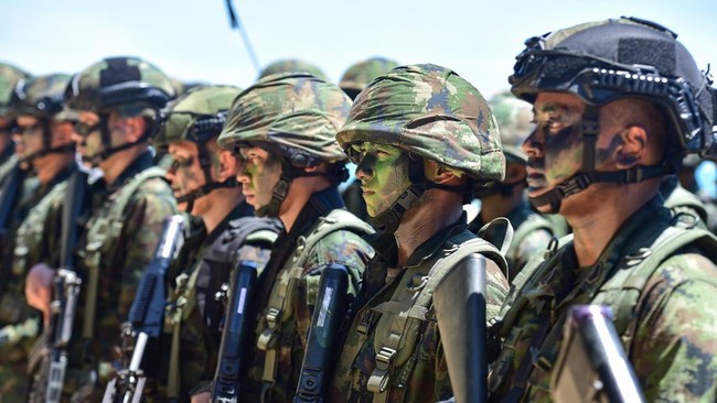Angkatan Laut Kerajaan Thailand luncurkan Operasi Trat Pikhat Pairee 1 menyusul serangan perbatasan Kamboja pada Sabtu (26/7).