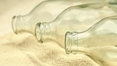 'Bottle of Hope' Botol Isi Makanan untuk Gaza Dihanyutkan ke Laut