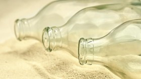 'Bottle of Hope' Botol Isi Makanan untuk Gaza Dihanyutkan ke Laut