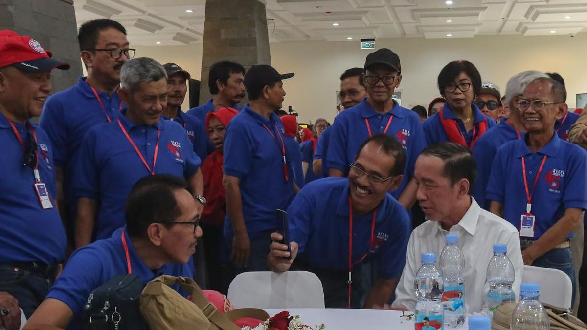 Reuni Jokowi, Ketemu Mulyono hingga Paksa Datang Meski Badan Tak Fit