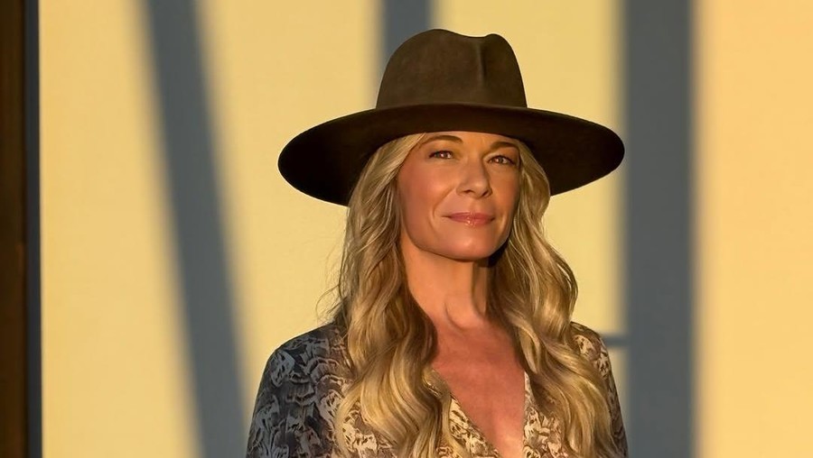 Lirik Lagu Life Goes On - LeAnn Rimes