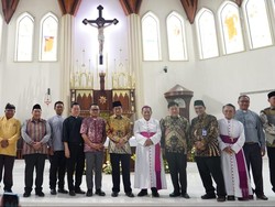 Berkunjung ke Katedral, Menag Ajak Toleransi dan Pelajari Agama dengan Benar