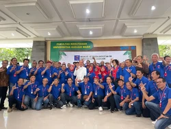 Jokowi Posting Reuni Seangkatan Fakultas Kehutanan UGM: Spirit 80 Terus Relevan