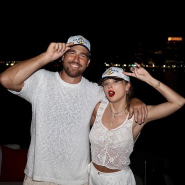 Jelang Pernikahan, Taylor Swift Kumpulkan Seleb Hollywood Dalam Pesta Mewah