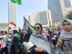 Video: Protes Kelaparan di Gaza, Massa Demo Lempar Telur ke Bendera Mesir