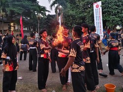 Permainan Bola Api Boles Sukabumi Pecahkan Rekor MURI