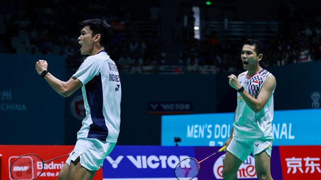 Fajar/Fikri Mengisi 'Waktu Senggang' Berujung Rebut Rp2,4 Miliar Fajar Alfian/Muhammad Shohibul Fikri bermain sebagai ganda dadakan di China Open 2025. Keberhasilan meraih juara membuat mereka meraih Rp2,4 miliar.