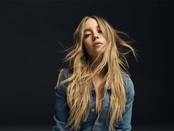 Iklan Sydney Sweeney untuk American Eagle Dituding Sebarkan Propaganda Nazi