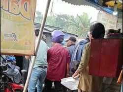 Video: Heboh Opang Tigaraksa Paksa Turun Ibu Bawa Bayi dari Taksi Online