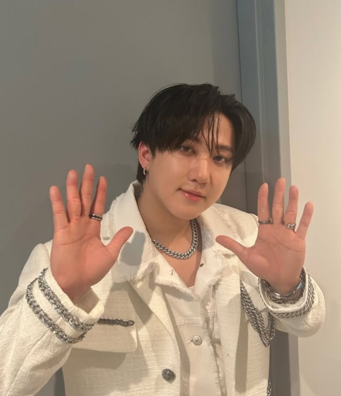 Changbin jadi idol yang juga merayakan ulang tahun pada Agustus. Rapper dari Stray Kids ini, resmi berusia 26 tahun pada 11 Agustus./Foto: instagram.com/jutdwae