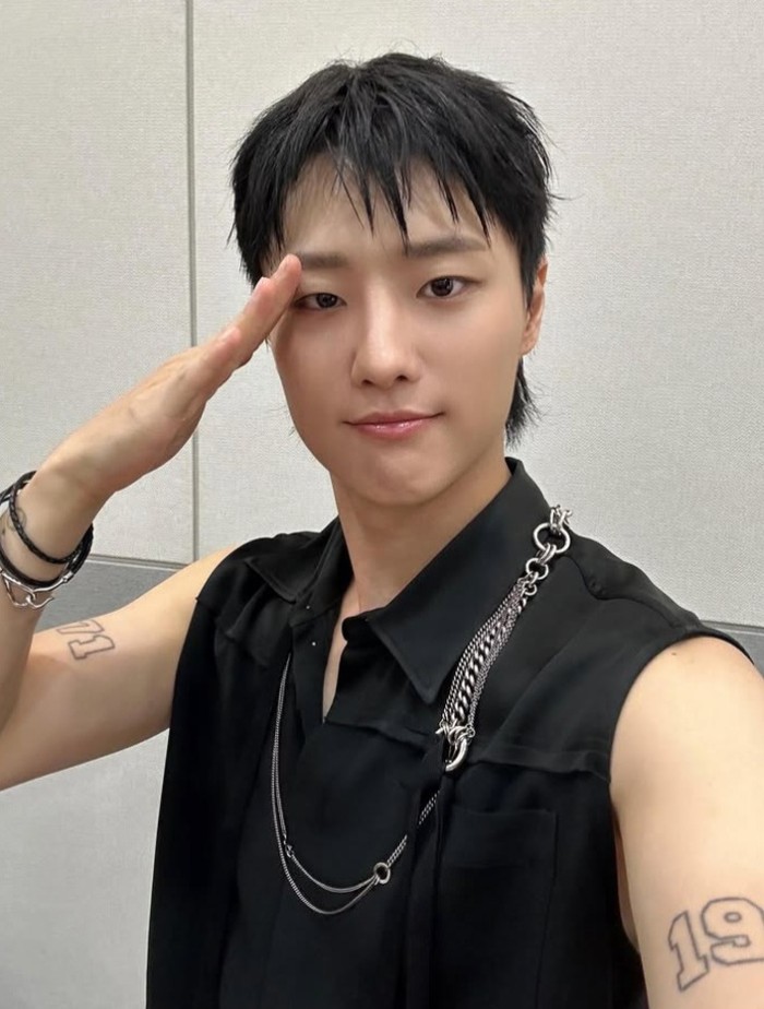 Cho Seung Youn atau lebih dikenal dengan nama panggung WOODZ, baru saja menyelesaikan tugas wajib militernya. Ia juga merayakan ulang tahun di Agustus ini, tepatnya pada 5 Agustus./Foto: instagram.com/woodz.co.kr