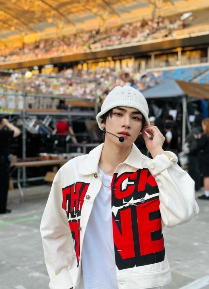 Bergabung dengan S.Coups, ada juga Xiaojun WayV yang resmi bertambah usia pada 8 Agustus. Idol kelahiran 1999 ini, resmi menginjak usia 26 tahun./Foto: instagram.com/djxiao_888