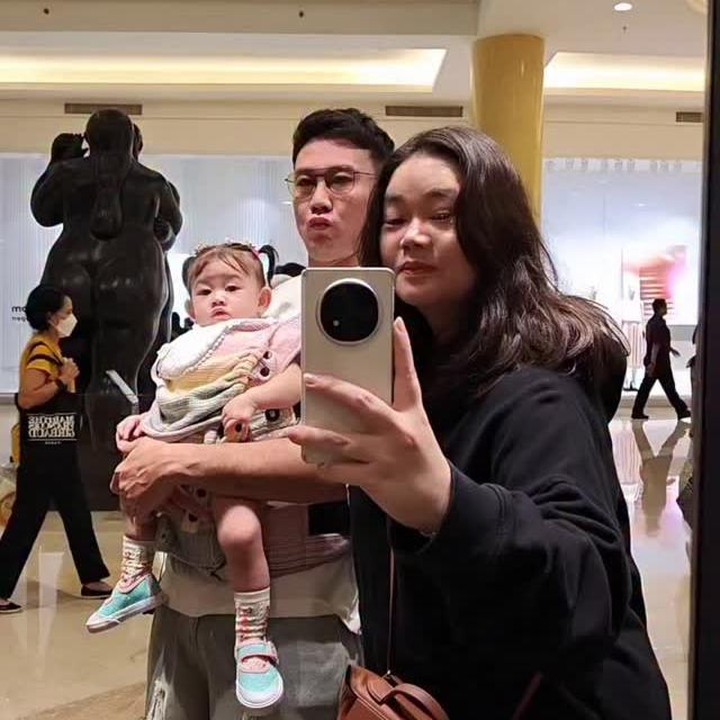<p>Dikenal sebagai mantan pebasket nasional sekaligus aktor dan <em>podcaster</em> hits, Denny Sumargo memang selalu punya cerita menarik dalam hidupnya. Ia menikah dengan Olivia Allan, seorang pengusaha. Deny dan Olivia pun begitu berjuang untuk mempunyai momongan. (Foto: Instagram @sumargodenny)</p>