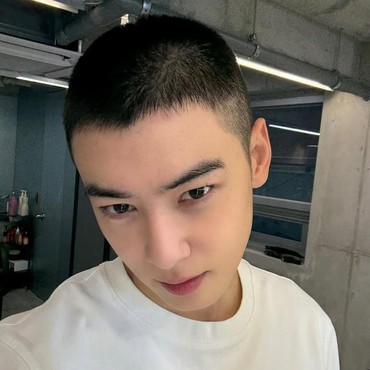 Unggah Foto Cepak, Cha Eun Woo Berangkat Wamil Hari Ini