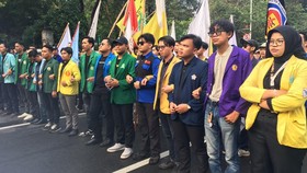 Demo BEM SI, Polisi Tutup Jalan Medan Merdeka Selatan
