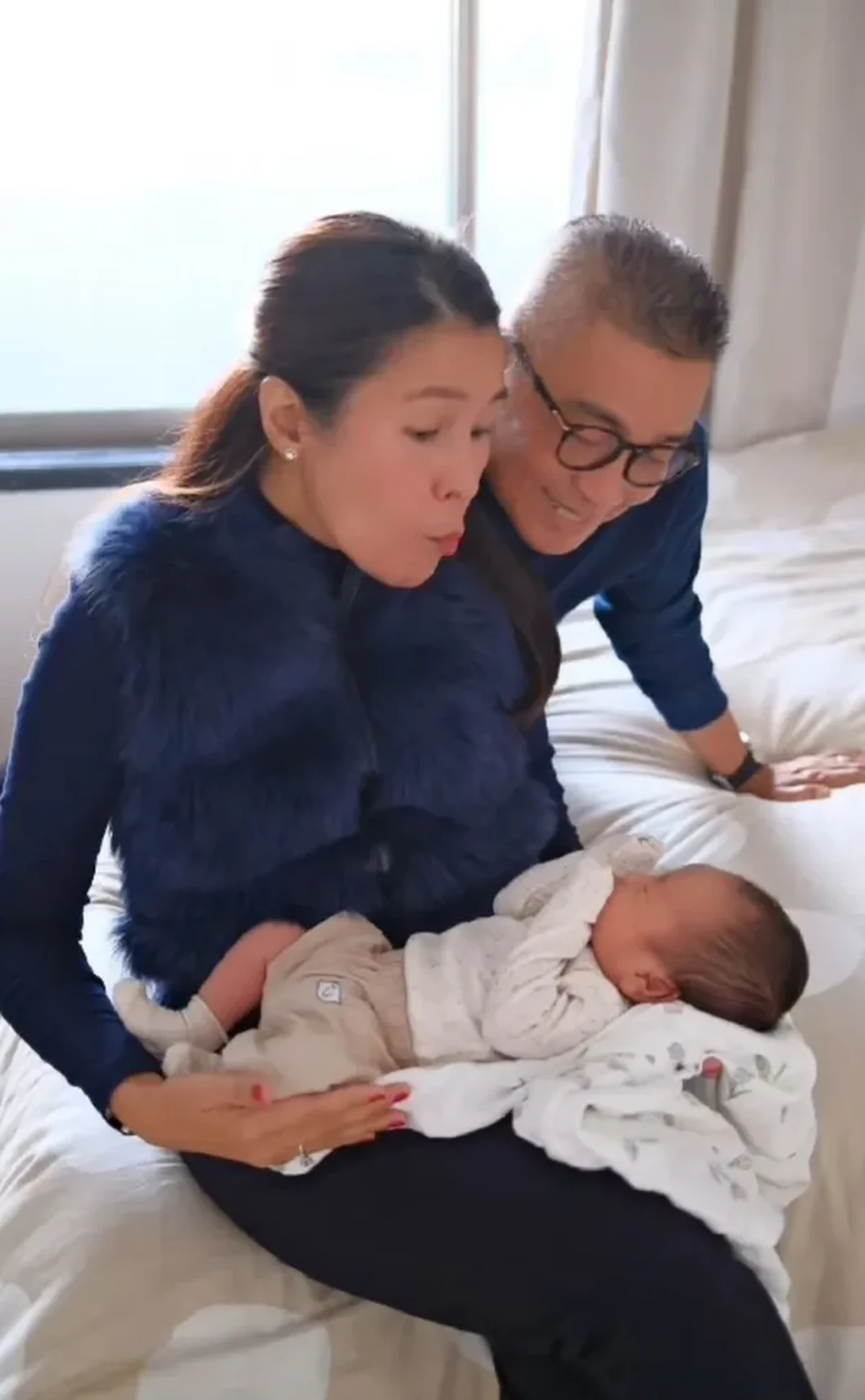 Helmy Yahya dan Cucu Korea