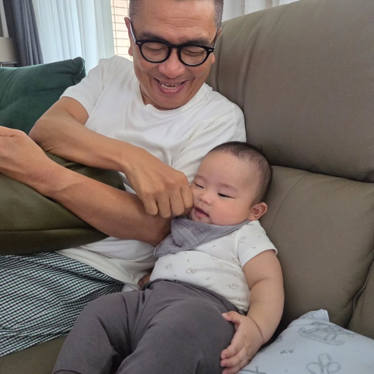 Helmy Yahya dan Cucu Korea