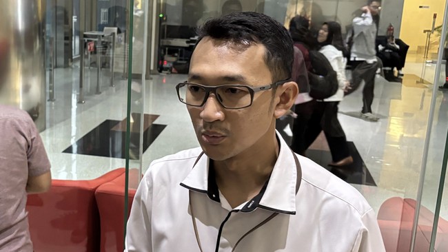 KPK masih menunggu Keputusan Presiden (Keppres) untuk membebaskan Sekjen PDI Perjuangan sekaligus terdakwa kasus suap terkait Harun Masiku, Hasto Kristiyanto.